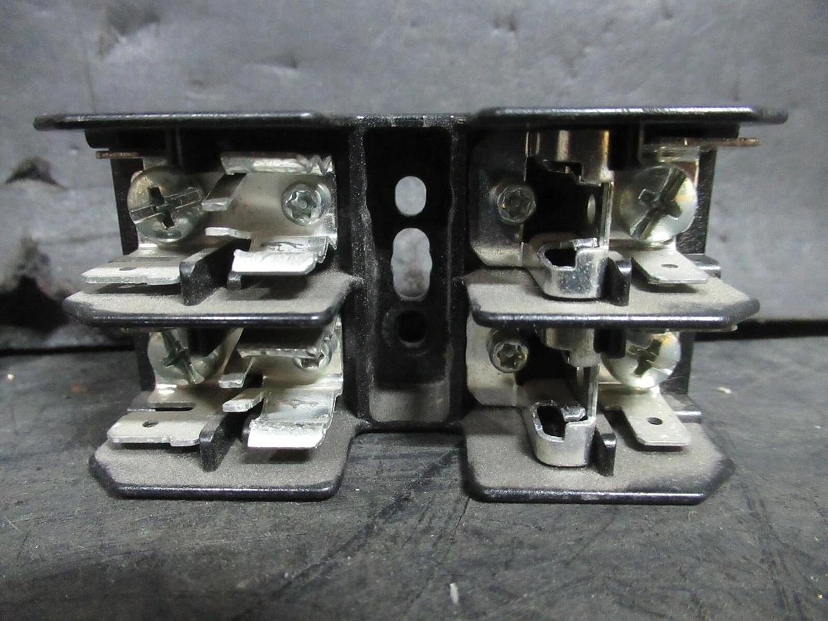 Used BUSSMANN FUSE HOLDER BC6032SQ 3-POLE 600 VAC 30 AMP CLASS CC CC60030-2SQ