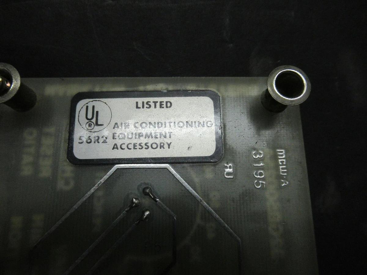 Used CARRIER TEMPERATURE RESET CIRCUIT BOARD 32GB500254 / HT203777-2