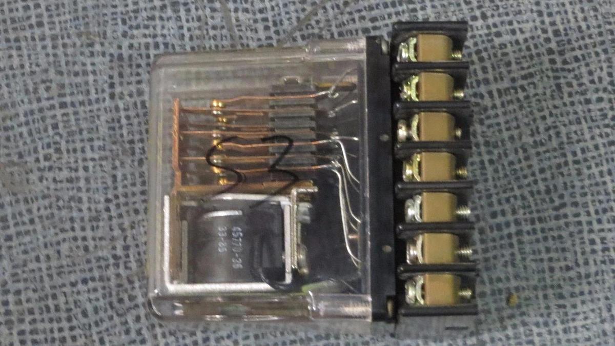 Used STRUTHERS DUNN RELAY WITH DUNCO BASE! 24 VDC COIL 120V 10 AMP MODEL: 219DXBP