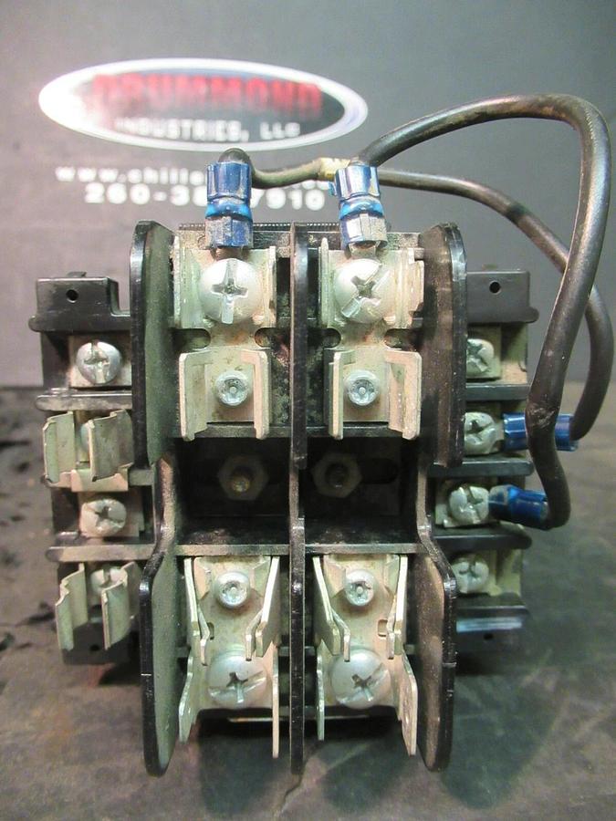 Used 0.01 KVA (10 VA) CUTLER HAMMER CONTROL TRANSFORMER 277/208 V 120 V C0100E3AFB