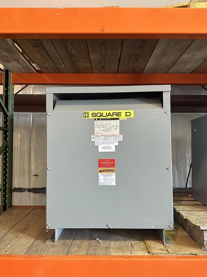 Used 112.5 KVA SQUARE D TRANSFORMER EE112T3HC PRI: 480V @ 135 SEC: 208Y/120V @ 312