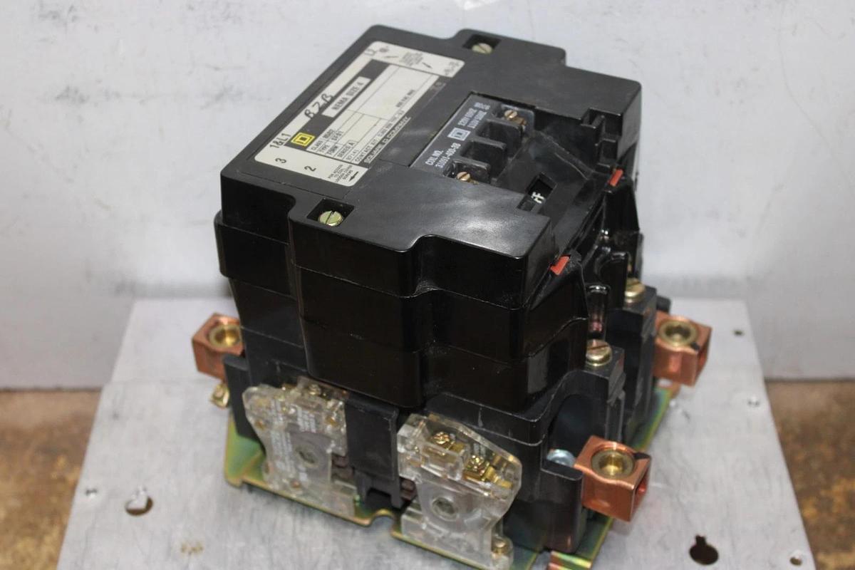 Used SQUARE D NEMA CONTACTOR 8502SF01 SIZE 4 600 VAC COIL: 110/120V