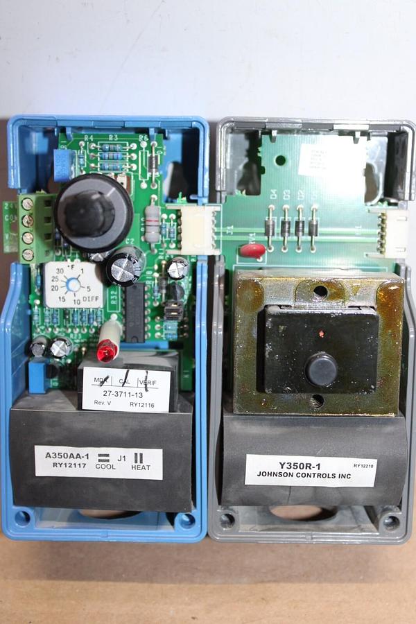 Used JOHNSON CONTROLS TEMPERATURE CONTROL AND POWER MODULE A350AA-1 Y350R-1