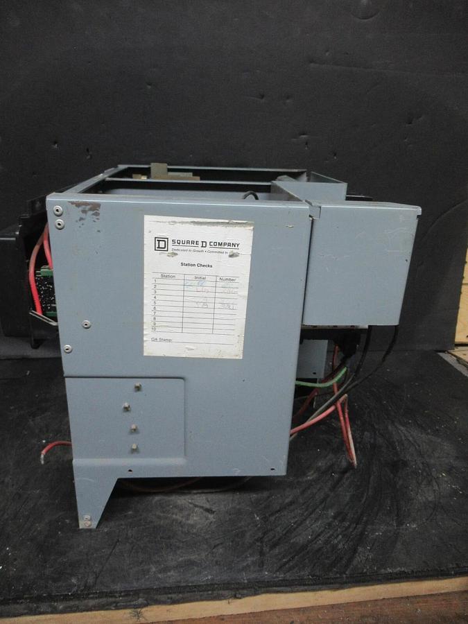 Used SQUARE D MCC MOTOR STARTER CONTROL MODEL: 5 12" W/ 8536SCG3 NEMA SIZE 1 15 AMP