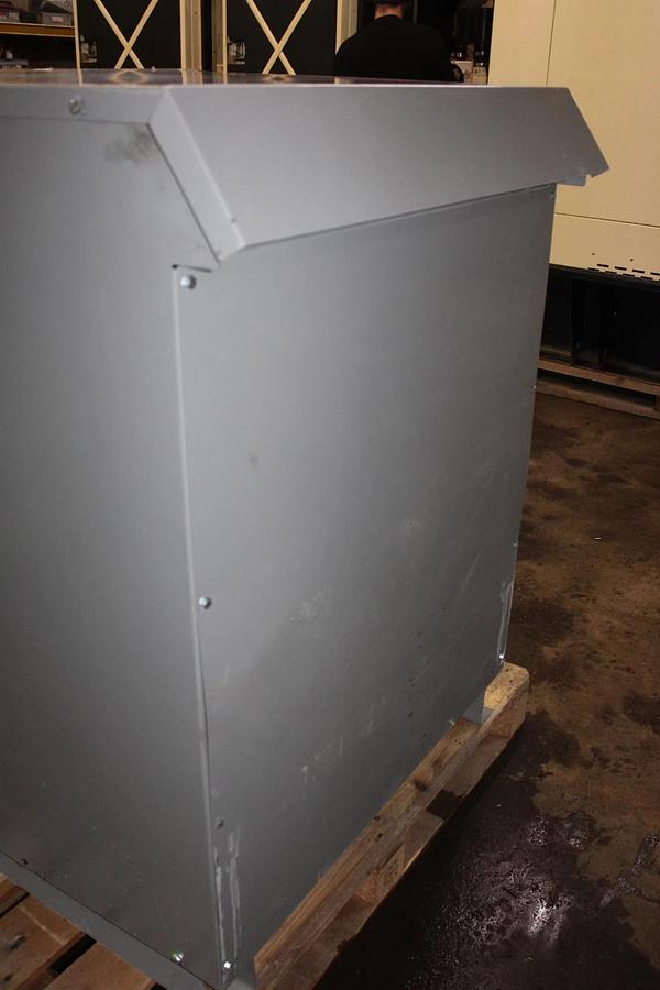 225 kVA SIEMENS TRANSFORMER 3F3Y225D16 HIGH: 480V LOW: 208/120V NEMA 3R 3-PHASE