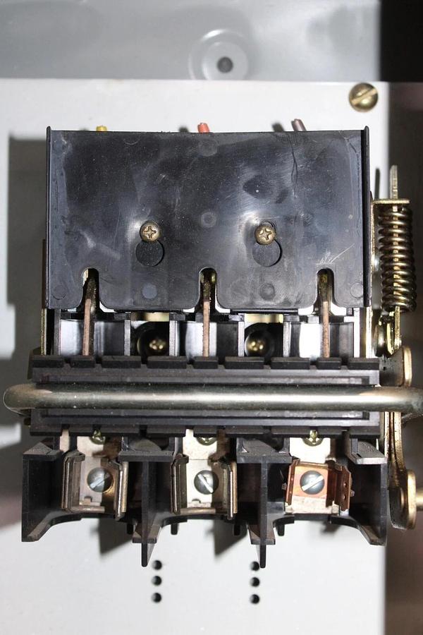 Used SIEMENS COMBO BOX COMBINATION STARTER NEMA 1 16 AMP 10 HP W/ 3TB44