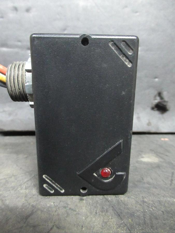 Used VERIS VICTORY 100 SPDT ENCLOSED RELAY 10 AMP 277 VAC 1/3 HP **WARRANTY**