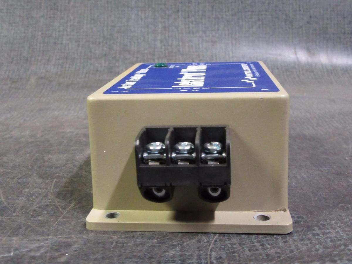 Used CONTROL CONCEPTS ISLATROL PLUS TRACKING FILTER 120 VAC 2.5 AMP MODEL: IC+102