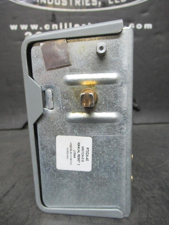 Used JOHNSON CONTROLS PRESSURE CONTROL P70DA-40 600 VAC 24 AMP 100 PSIG HK01CA-015