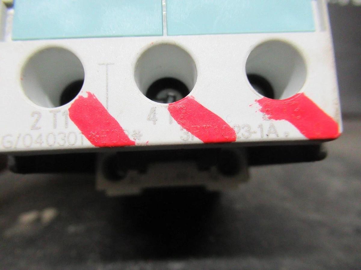 Used SIEMENS MANUAL MOTOR STARTER 3RV1021-1FA10 W/ 3RT1023-1A..0 600 VAC 7.5 HP