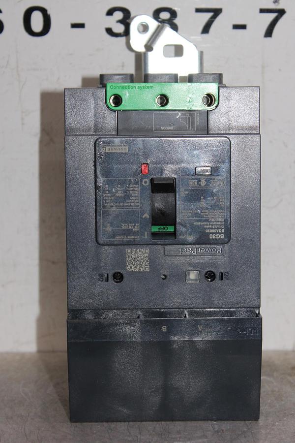 Used SQUARE D I-LINE CIRCUIT BREAKER FA34100 SERIES 2 100 AMP 480 VAC 3-POLE