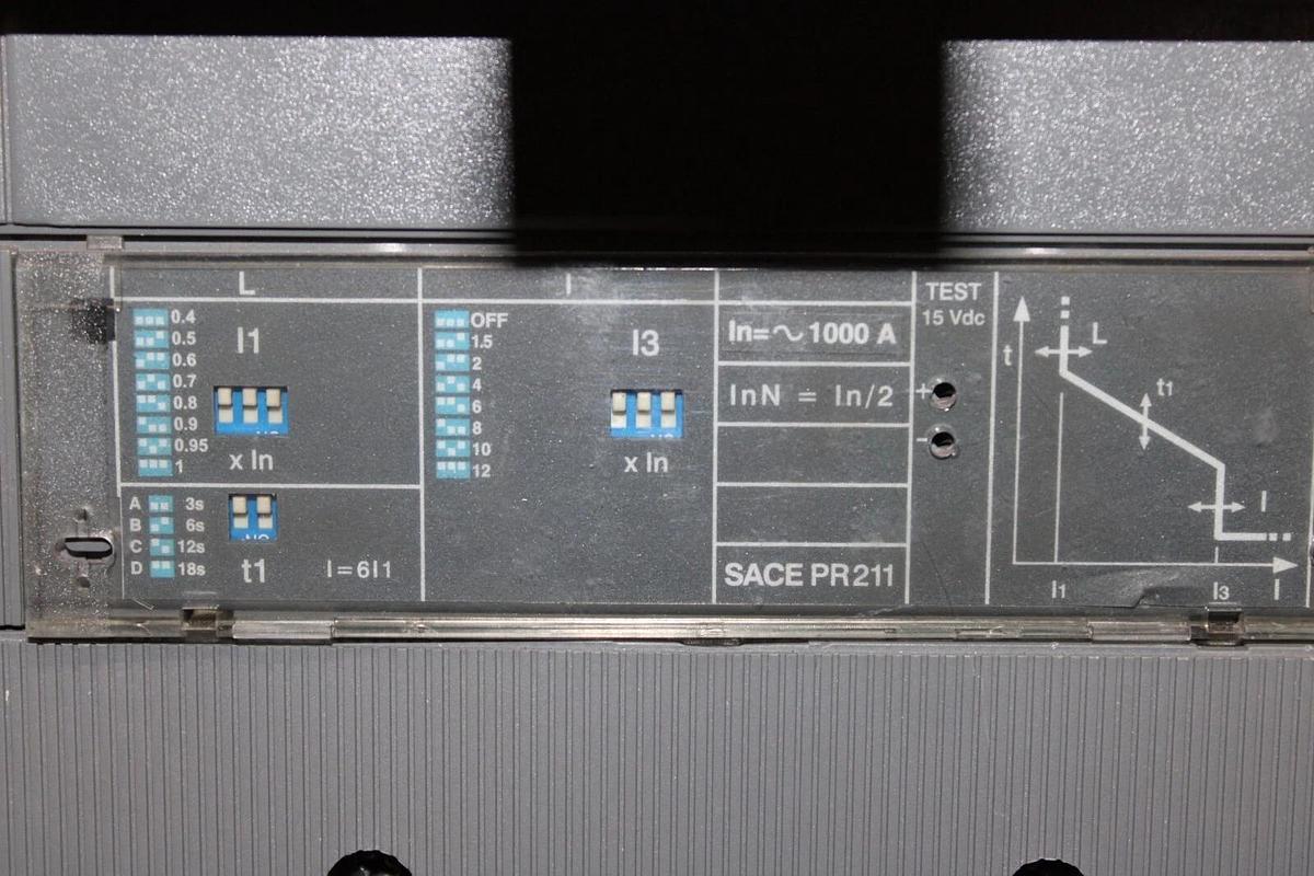 Used ABB CIRCUIT BREAKER SACE S7 S7H 1000 AMP 3-POLE 600 VAC W/ AUX SWITCH & SHUNT