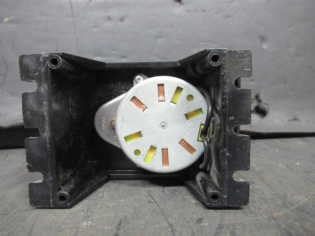 Used EAGLE SIGNAL TIME DELAY RELAY BRE9A6 0-30 MINUTES 120 VAC 10 AMP 1/3 HP