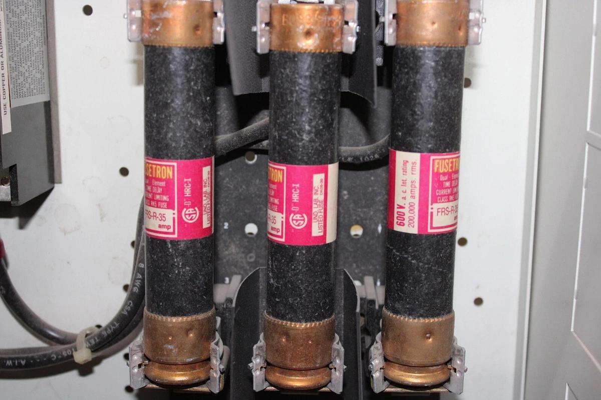 Used WESTINGHOUSE MCC MOTOR CONTROL FEEDER BUCKET FREEDOM 2100 12" CGS-07106-MCU