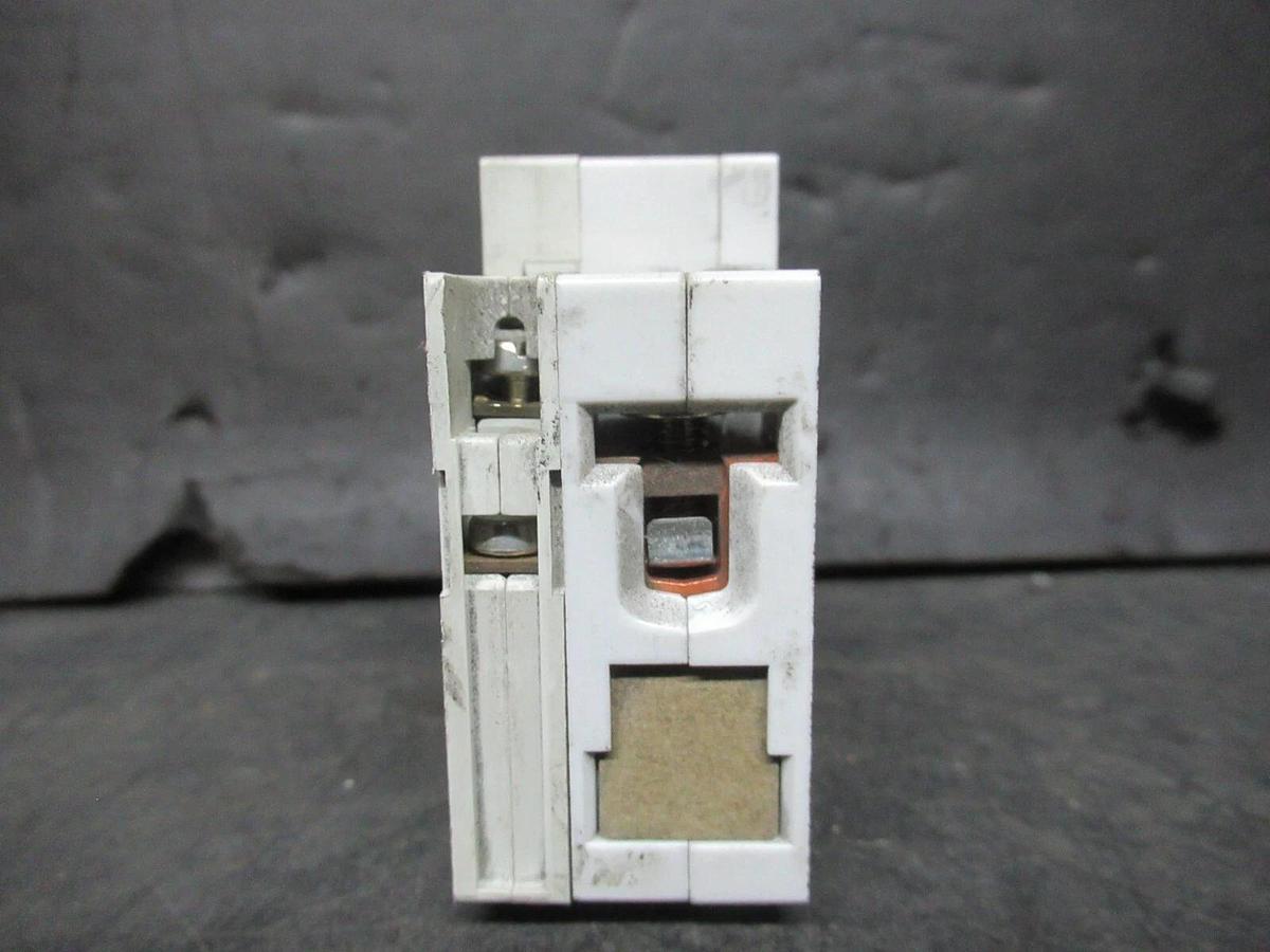 Used SIEMENS CIRCUIT BREAKER 5SX21 B10 10 AMP 277 VAC 1-POLE W/ 5SX9100 AUXILLIARY