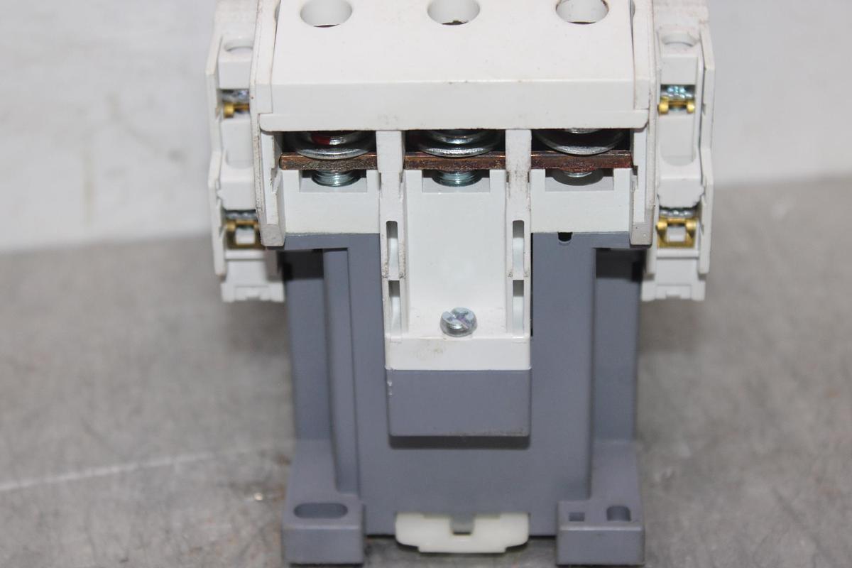Used BENSHAW CONTACTOR RSC-180 230 AMP 600 VAC 3-POLE 125 HP COIL: 240V