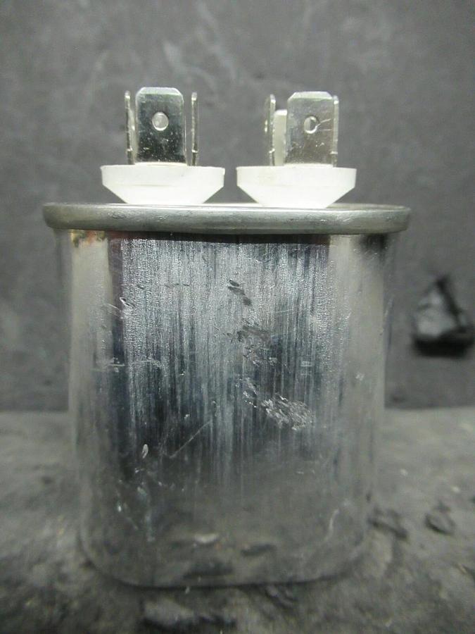 Used BEACON COMPONENTS 2 MFD MOTOR SINGLE RUN CAPACITOR CR2X440 440 VAC +10/-5%