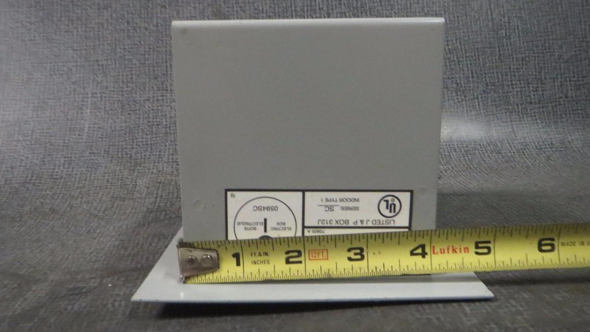 Used B-LINE SYSTEMS CIRCLE AW TYPE 1 JUNCTION BOX (1) UL: 312J MODEL: 444SCF-NK