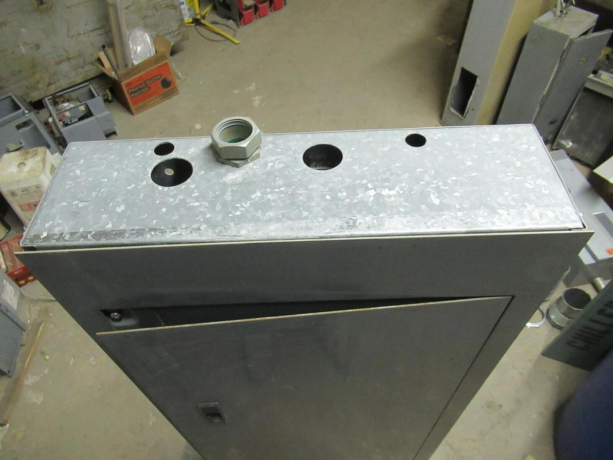 Used 225 AMP MLO CUTLER HAMMER SINGLE PHASE TYPE PB BREAKER PANELBOARD CH STYLE