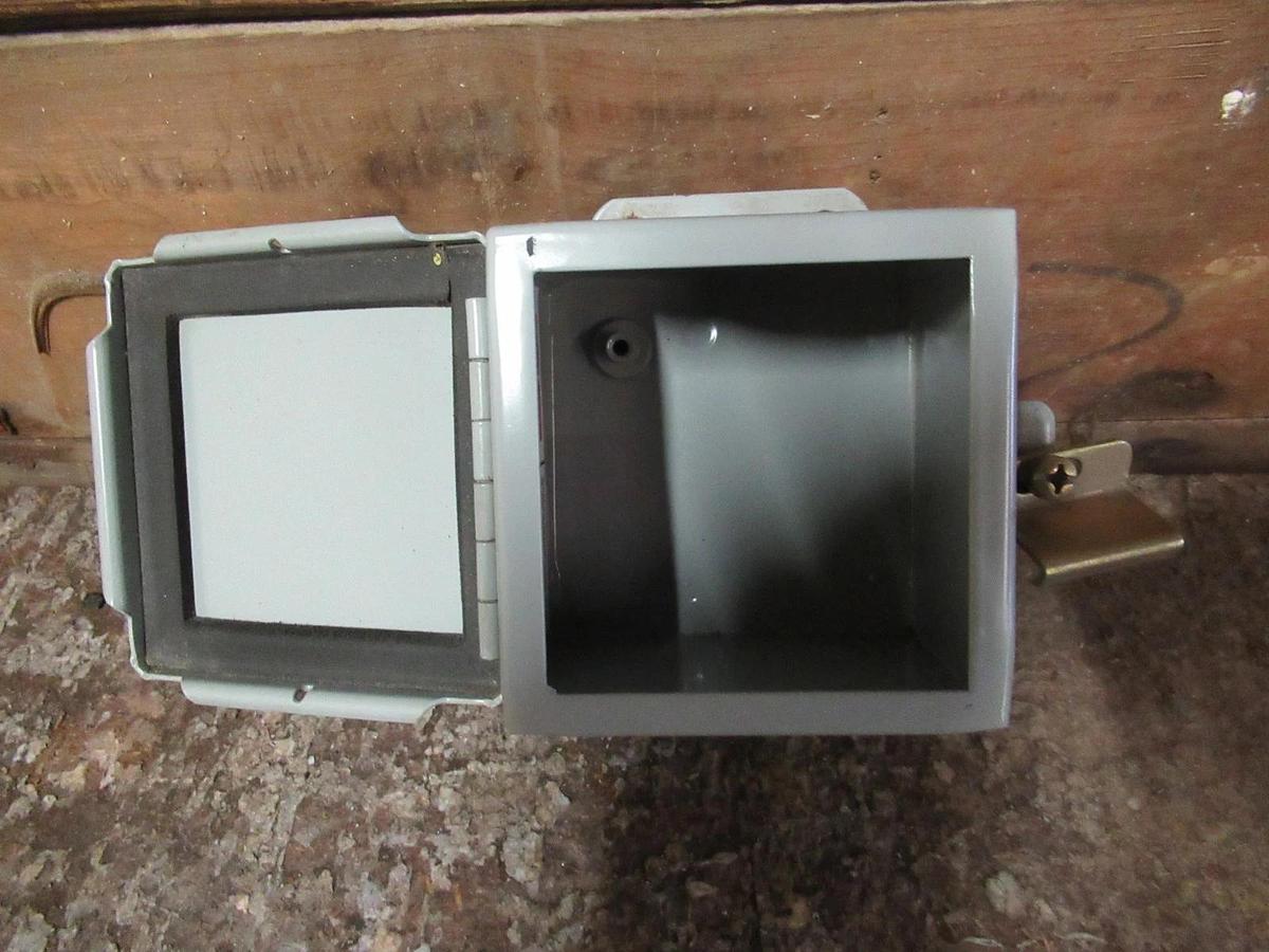Used HOFFMAN ENCLOSURE TYPE 12,13 A-404CH 4" x 4" x 3" **WARRANTY INCLUDED**