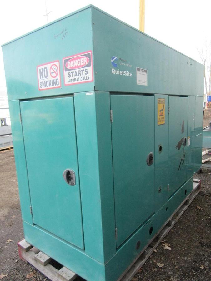 Used 35 KW GENERATOR NATURAL GAS LP PROPANE CUMMINS ONAN 120/240 VOLT 1 PH 642 HRS