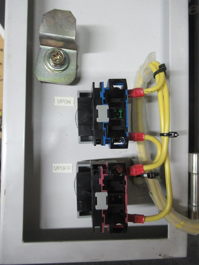 Used ENCLOSED TELEMECANIQUE STARTER LC1D1206 W/ OVERLOAD RELAY LR2-D1307 25 AMP 600 V