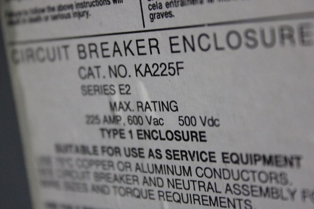 Used SQUARE D CIRCUIT BREAKER ENCLOSURE KA225F 225 AMP MAX 600 VAC W/ KAL36125