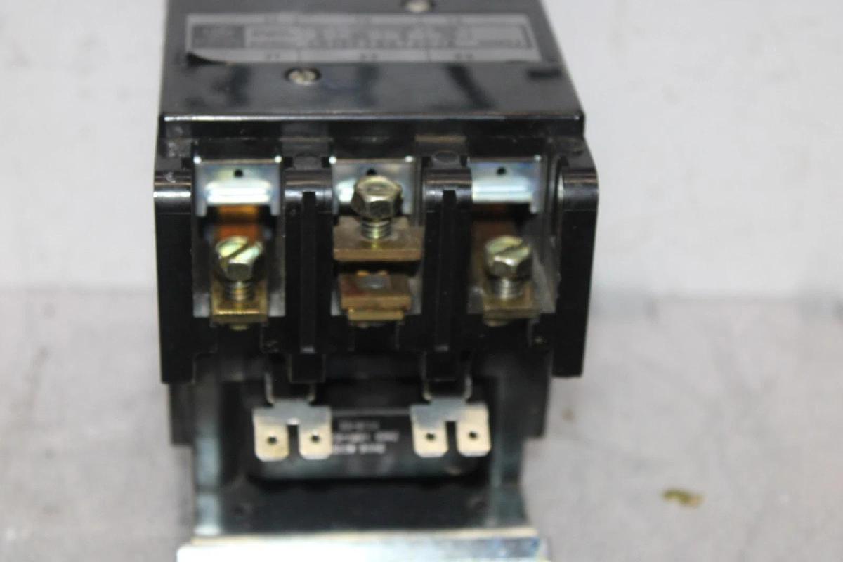 Used GENERAL ELECTRIC CONTACTOR CR153FB072CJA 60 AMP 600 VAC 3-PHASE 3-POLE