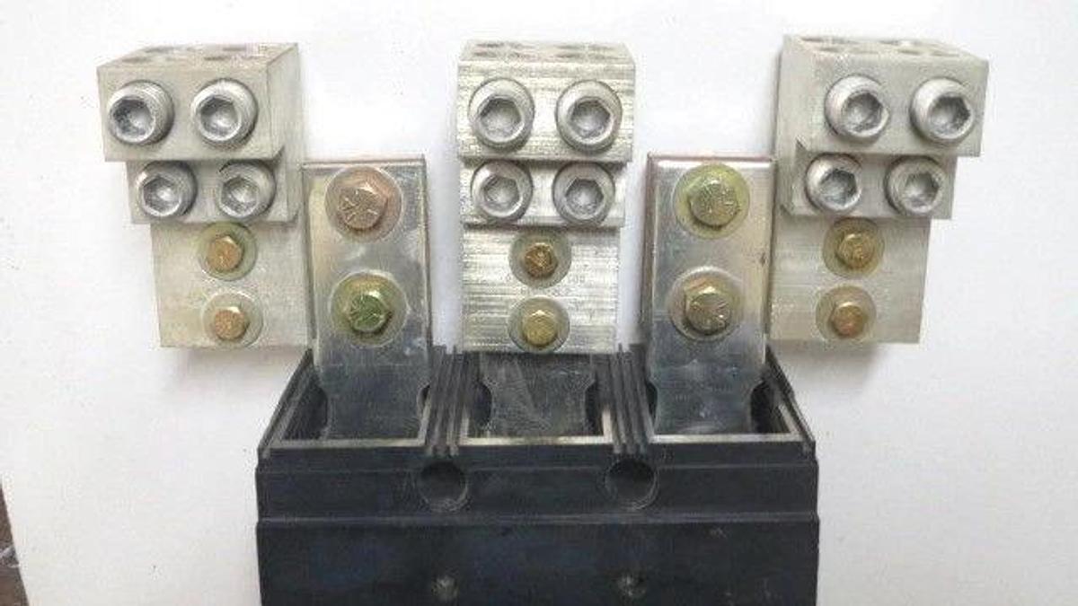 Used CUTLER HAMMER MOLDED CASE SWITCH NS36120YA 1200 AMP 600 VAC 3-POLE NS-Y