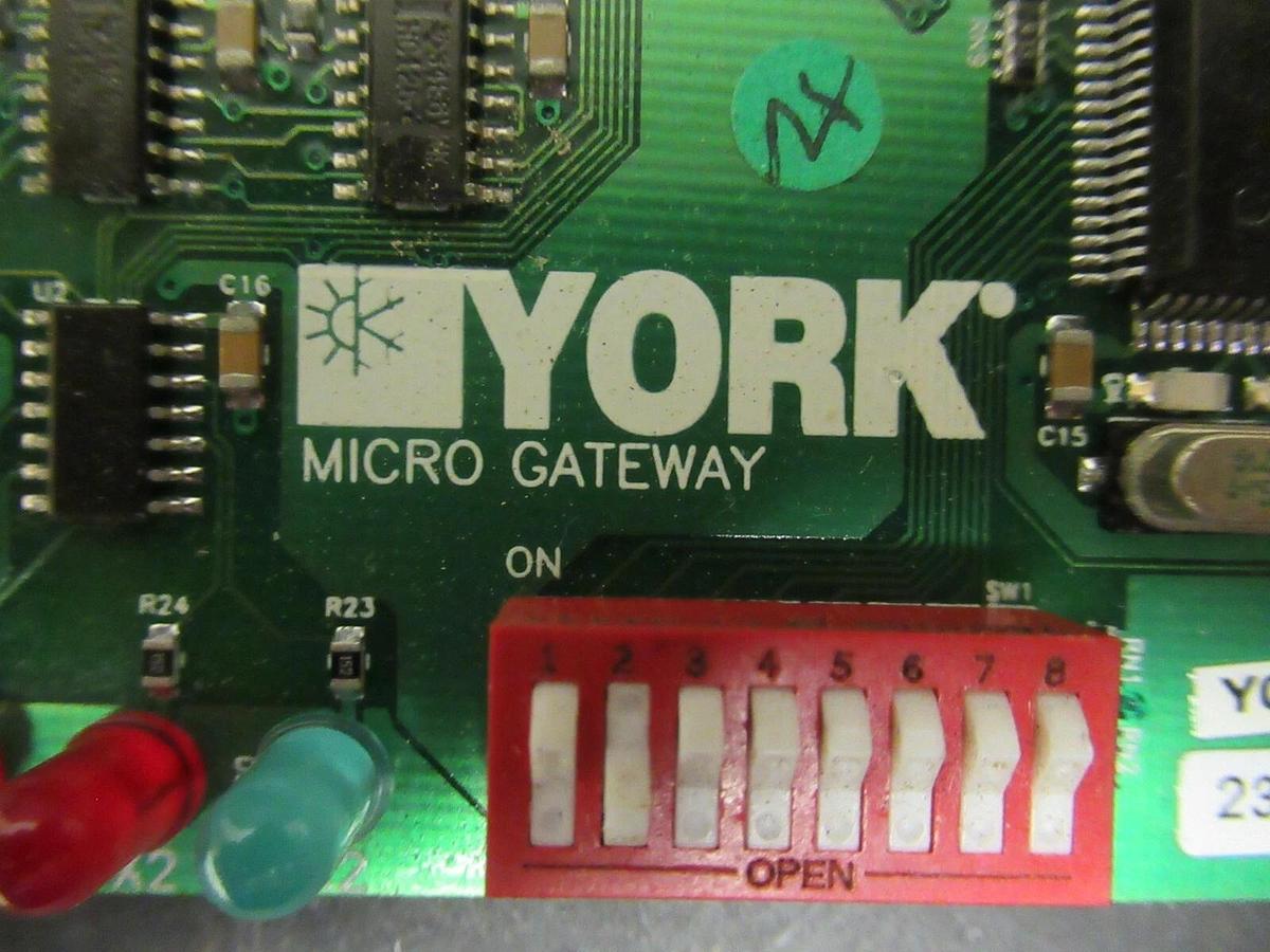 Used YORK MICRO GATEWAY CIRCUIT BOARD 031-02039-001 **WARRANTY INCLUDED**