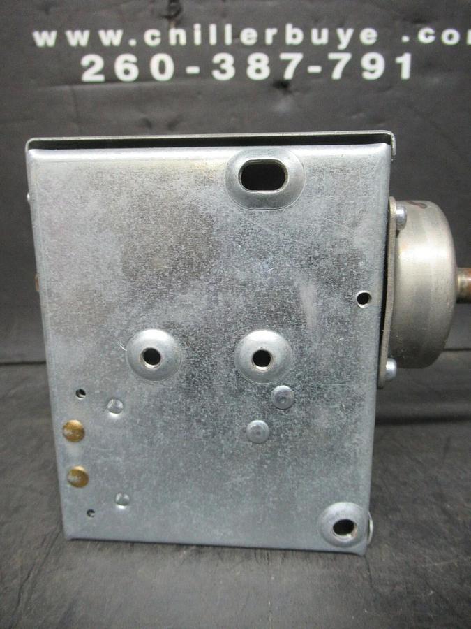 Used JOHNSON CONTROLS PRESSURE CONTROL P70DA-40 600 VAC 24 AMP 100 PSIG HK01CA-015