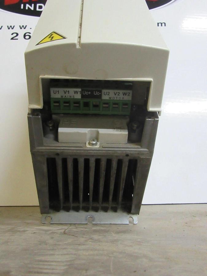 Used ABB INVERTER DRIVE ACS401000932 380/480 VOLT 11.6/15.3 AMP 63/250 HZ