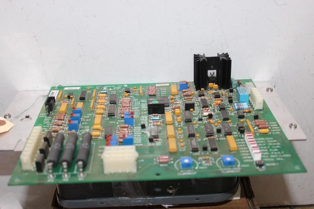 Used YORK HVAC CHILLER LOGIC CONTROLLER 031-00936-003 REV. I **WARRANTY**