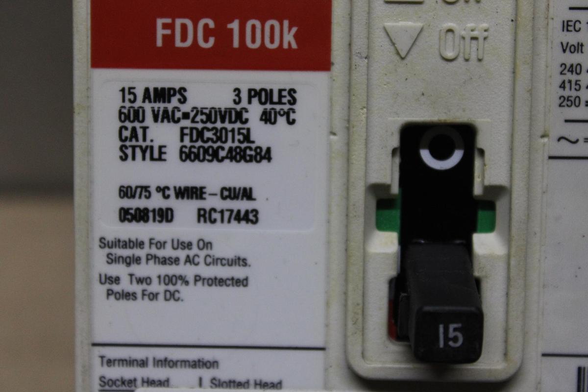 Used LIEBERT PRESSURE SWITCH RFS-4200-004 B02-0190 15 AMP 277 VAC