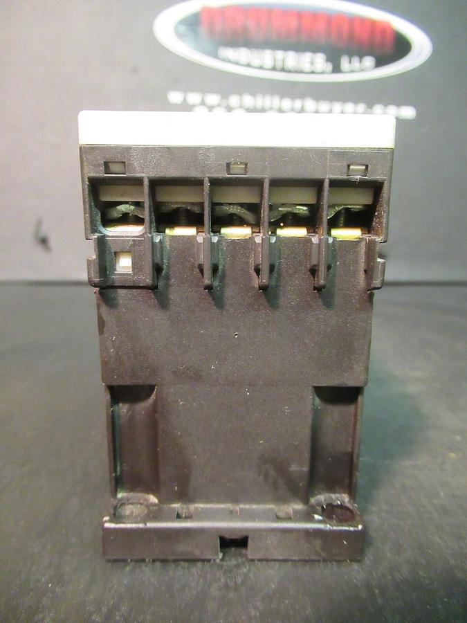 Used SIEMENS STARTER 3RT1017-1AK61 20 AMP 600 VAC 10 HP W/ 3RU1116-1JB0 OVERLOAD