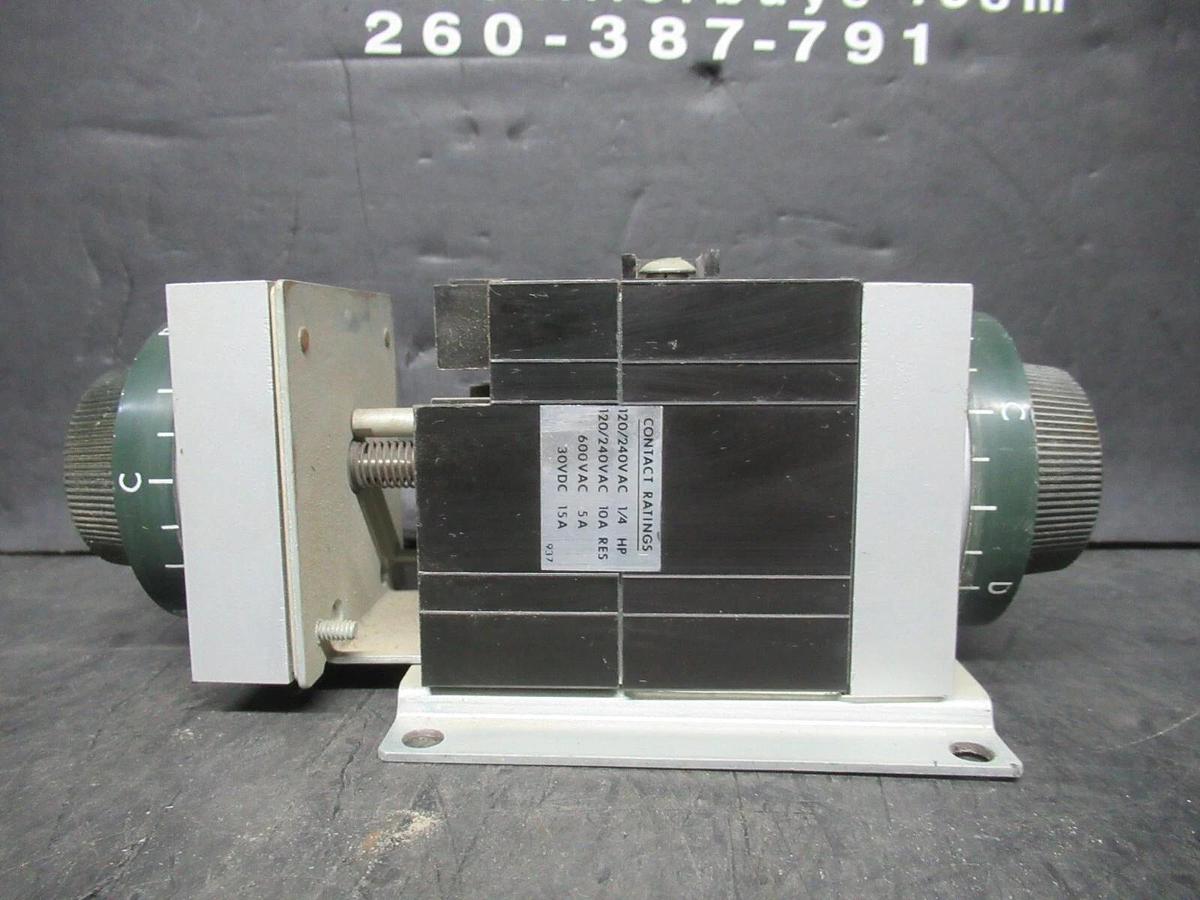 Used AGASTAT TIME DELAY RELAY 0.2-2 SECONDS 7032AAA 120 VOLT VOIL 600 VAC 10 AMP