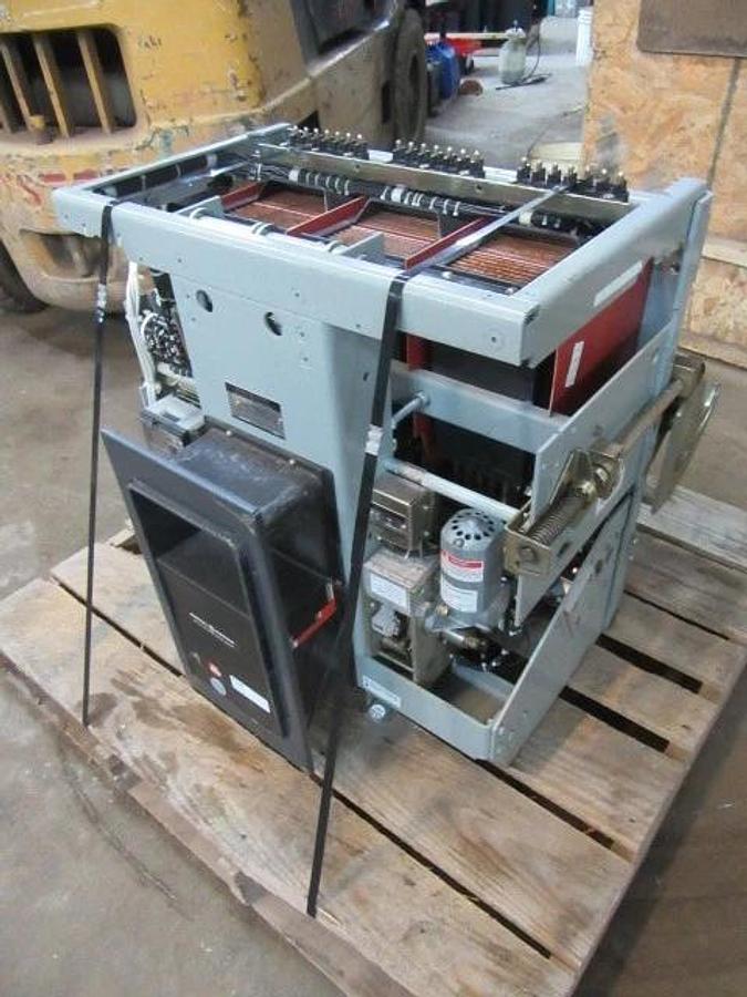 Used GE AKR 4000 AMP BREAKER AKR-8D-100 MICRO VERSA TRIP A440LSGMR 4000A GROUND LSG
