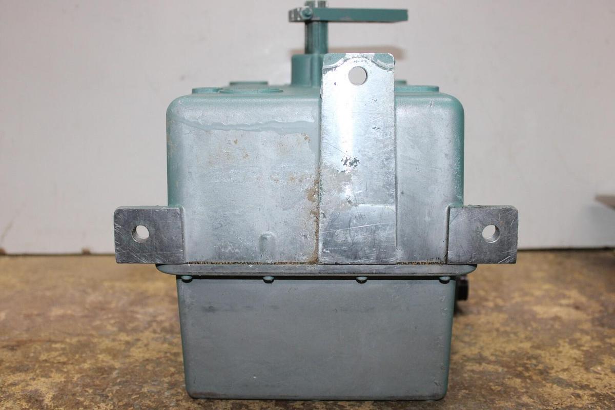 Used BARBER COLMAN ACTUATOR MP-9710-760-0-2 0.95 AMP 120 VOLT 50/60 HZ 50 WATT