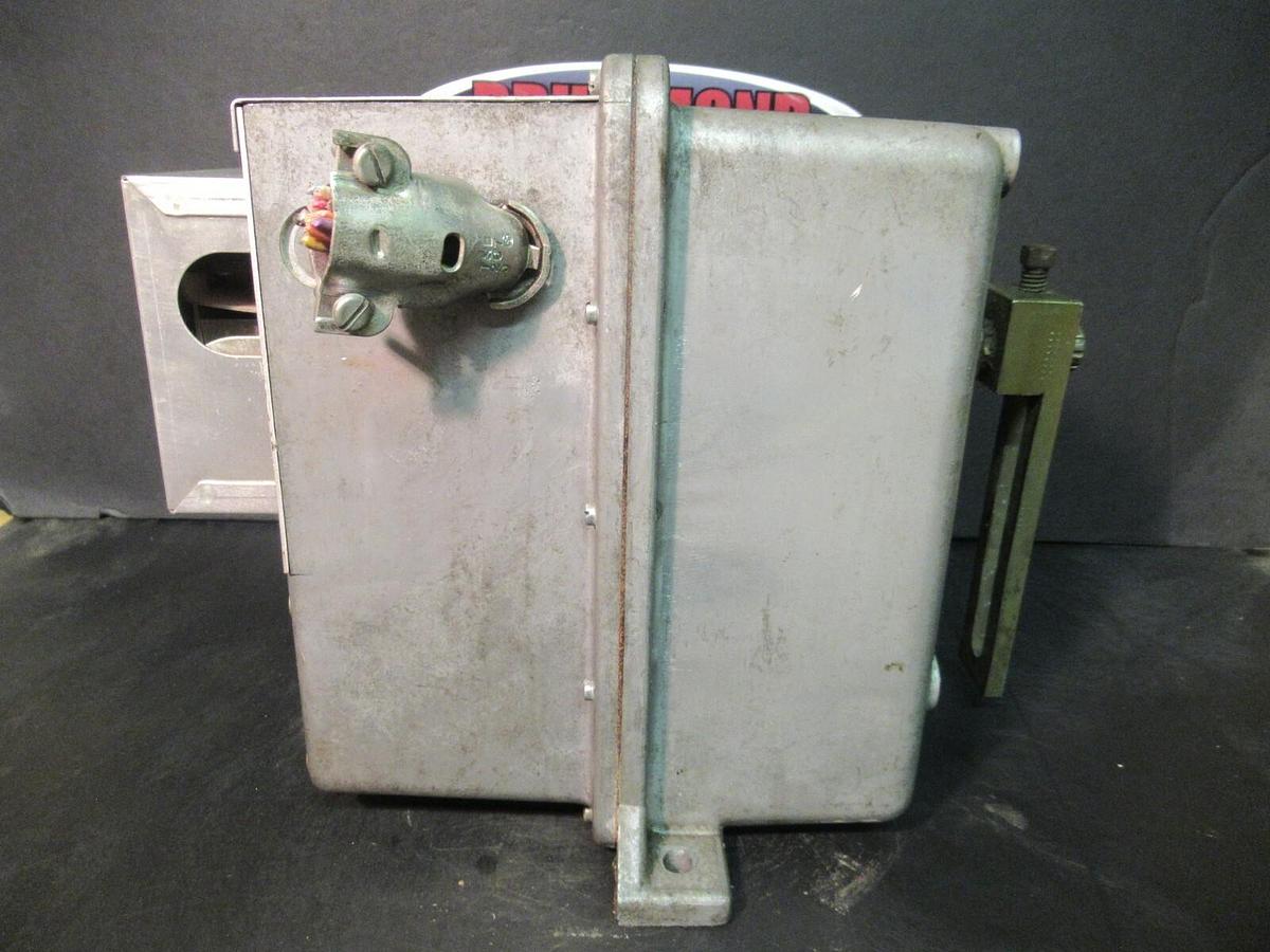 Used BARBER-COLMAN / YORK MP-9710 MOD MOTOR ACTUATOR 120 VAC 50 WATTS 0.9 AMPS MP9710