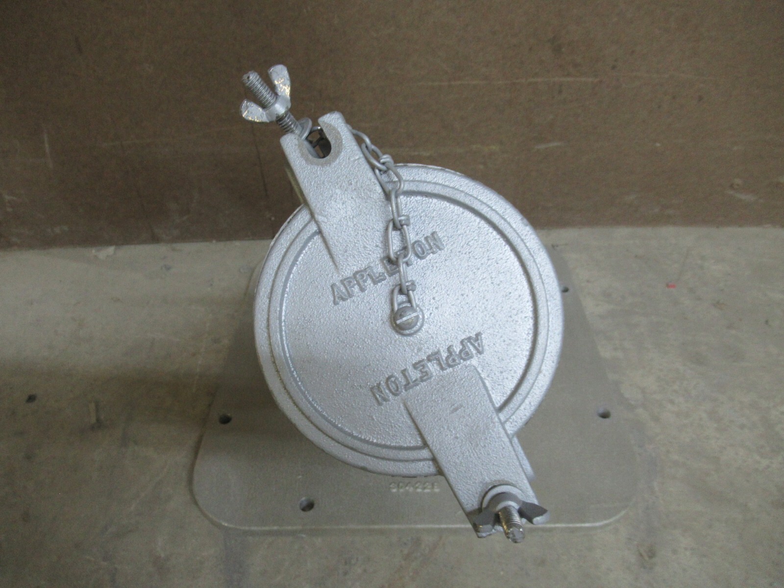 Used APPLETON POWERTITE RECEPTICLE AR40023 2 WATT 3 POLE 600 VAC 2 WIRE 400 AMP