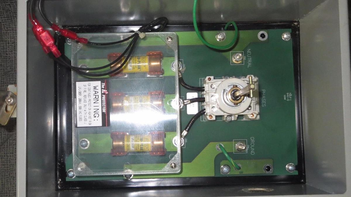 Used INNOVATIVE TECHNOLOGIES INC - LSPE SURGE PROTECTOR 120/240V # LSPE-3D 120/240CD