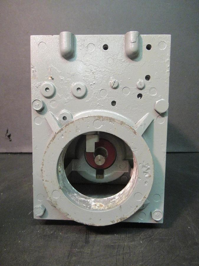 Used HONEYWELL FLUID POWER GAS VALVE V4055A10313 120 VAC 0.33 AMP G-LP GAS 75 PSI