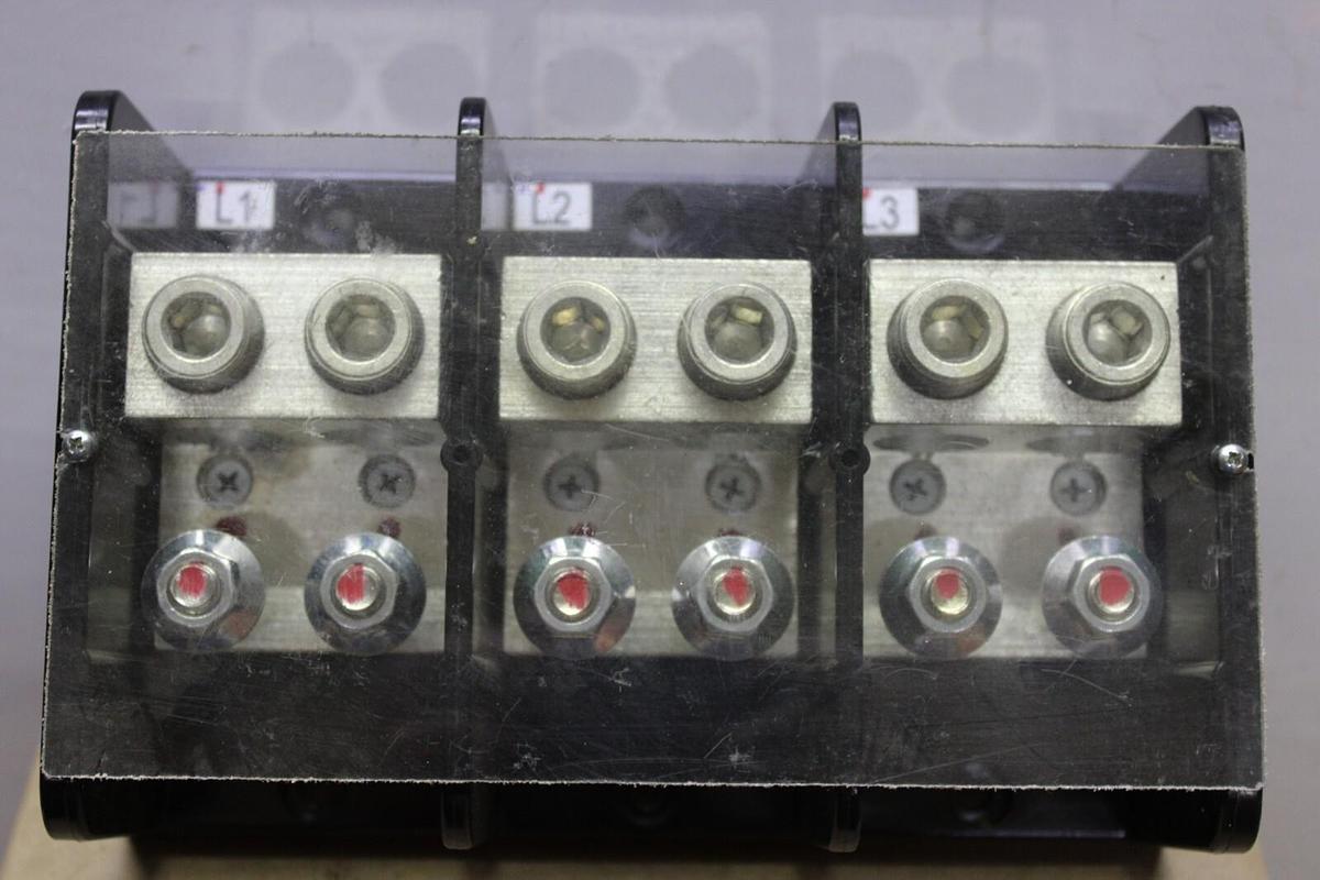 Used MARATHON POWER DISTRIBUTION LUG TERMIAL 1453599-5 600 VAC 760A 3-POLE W/ COVER