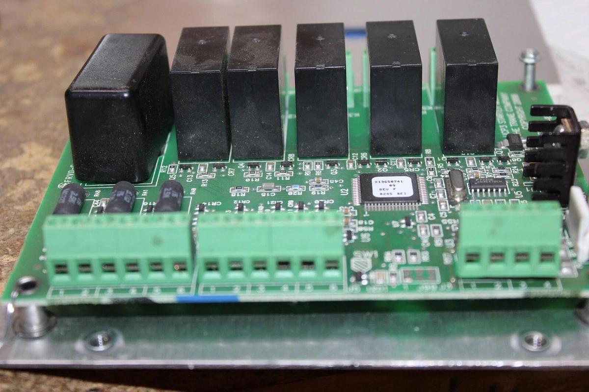 Used TRANE UCP3 STARTER MODULE CIRCUIT BOARD X13650741-09 REV. F 6400-1122-03 REV. B