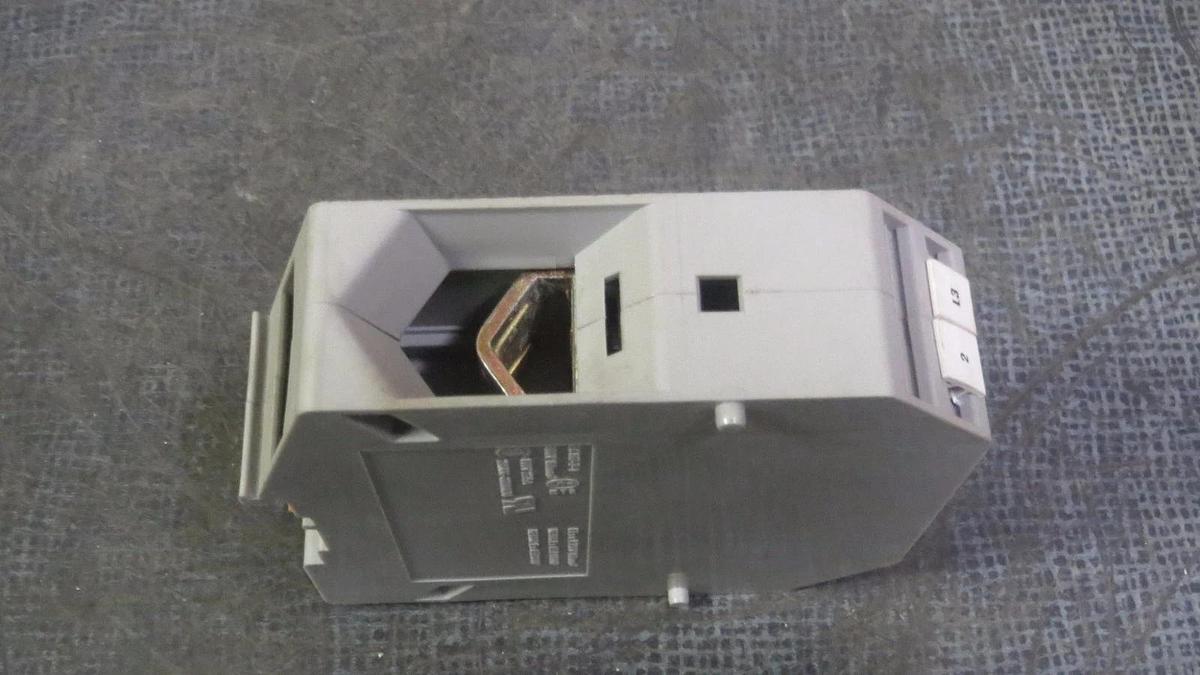 Used PHOENIX CONTACT TERMINAL BLOCK 1000V // 275 AMP 600V MODEL: UKH150