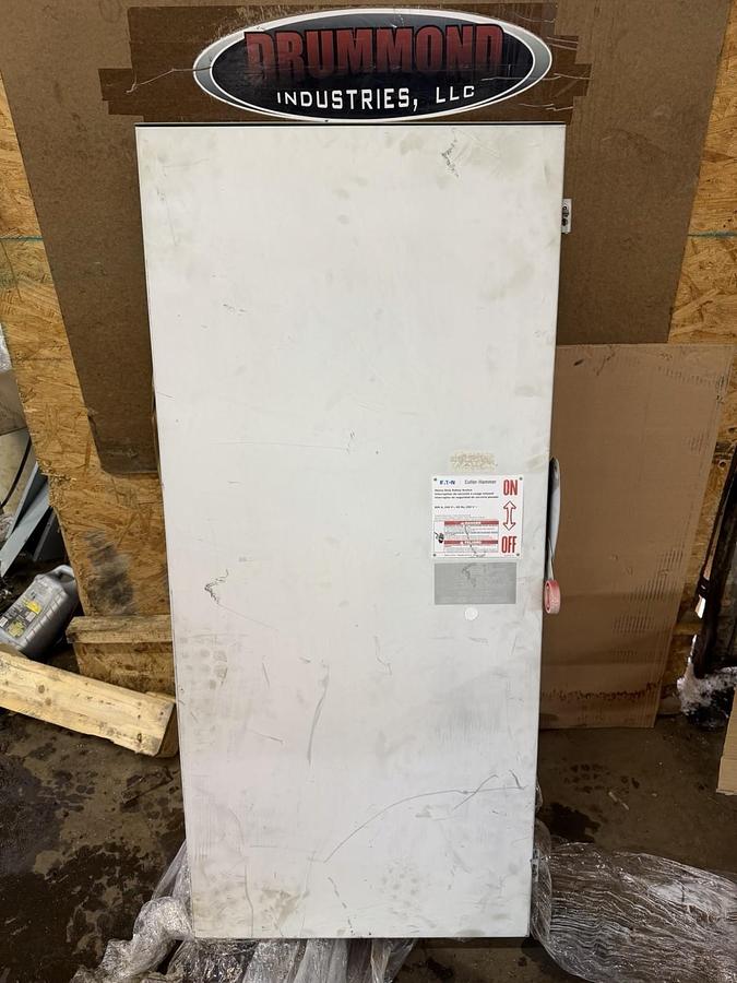 Used EATON HEAVY DUTY SAFETY SWITCH DISCONNECT DH327NRK 800 AMP 240 VAC NEMA 3R