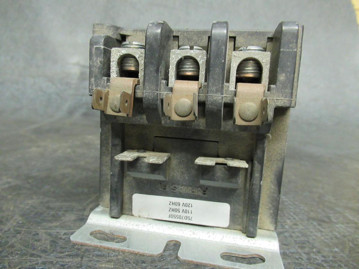 Used SIEMENS CONTACTOR 42EF35AFAIM 600V 60A 75A/RES 30HP 3-POLE 3-PHASE COIL: 120V