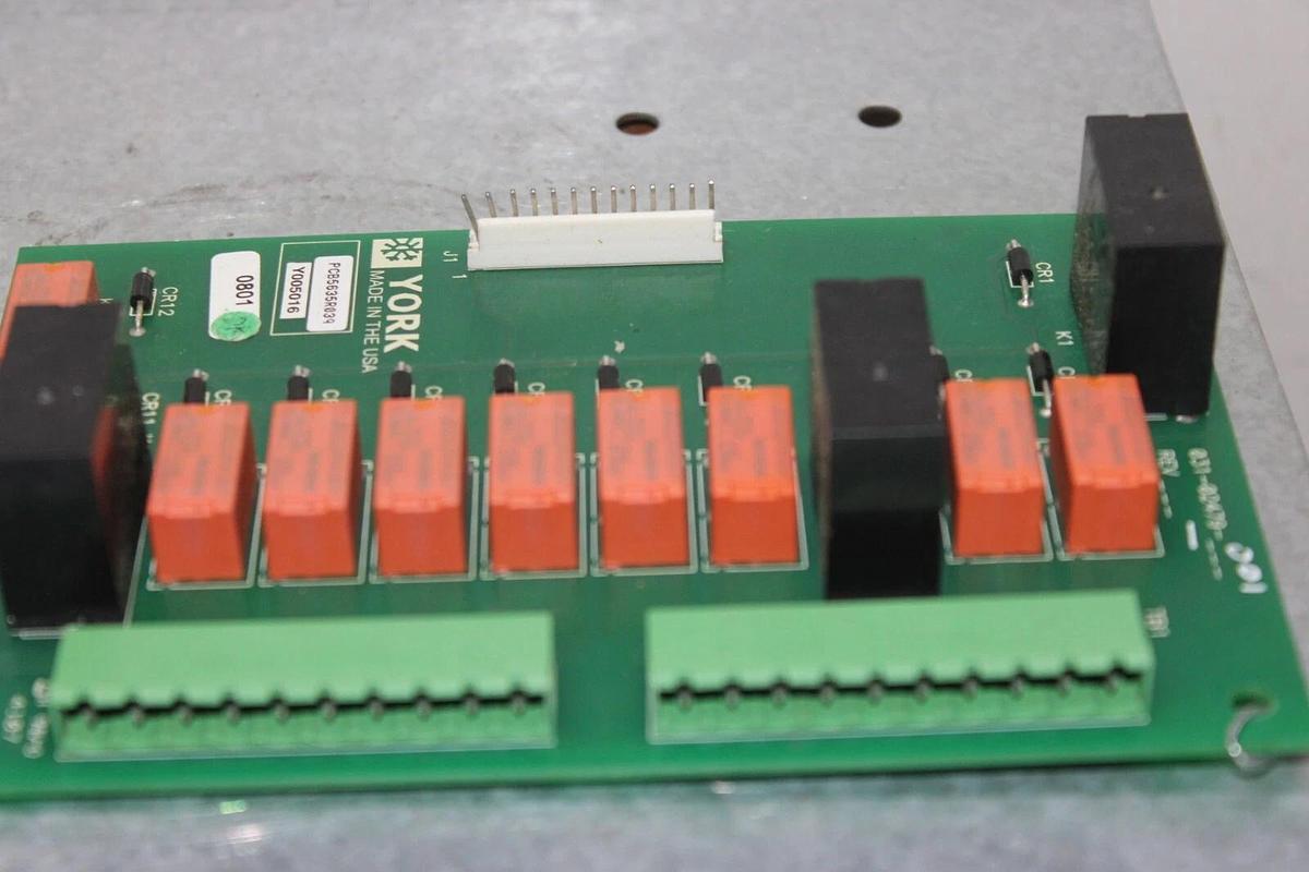 Used YORK RELAY CIRCUIT BOARD 031-02479-001 **WARRANTY INCLUDED**