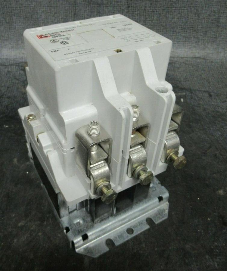 Used CUTLER HAMMER MCQUAY CONTACTOR 701816A-01 600 VAC 211 AMP COIL: 120V