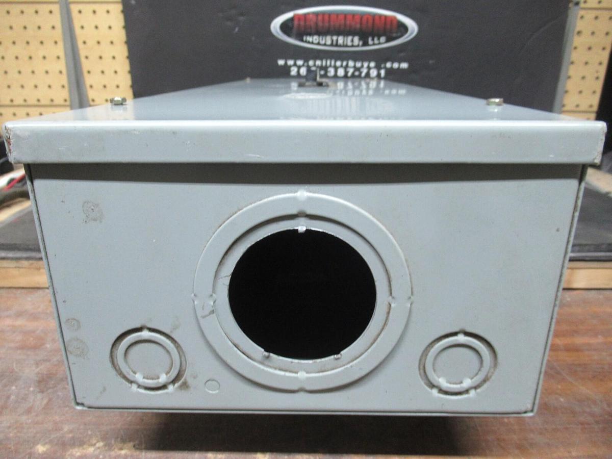 Used GE CIRCUIT BREAKER ENCLOSURE TQD225F ENCL. TYPE 1 W/ TQD32100 100 AMP 240 VAC